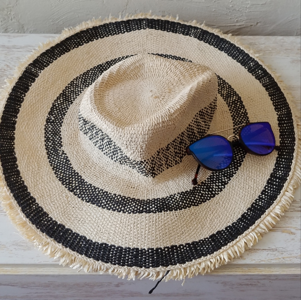 Striped large sun hat